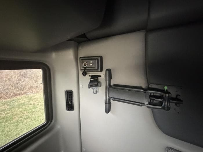 2026 International LT — photo 18