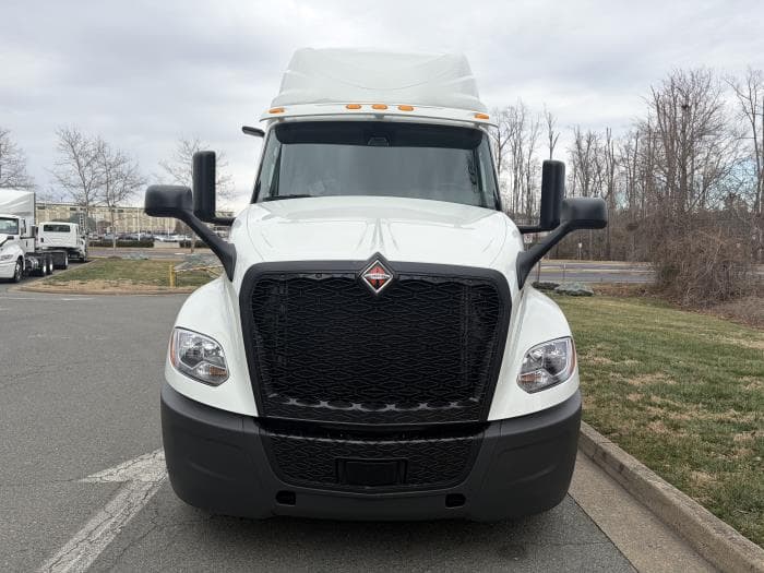 2026 International LT — photo 3