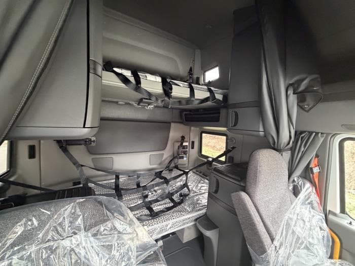 2026 International LT — photo 20