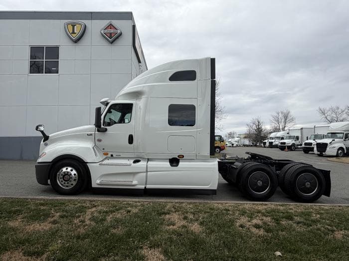 2026 International LT — photo 9