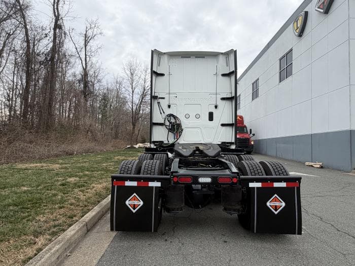 2026 International LT — photo 7