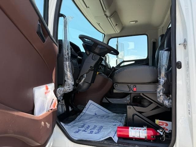 2026 Hino L6 — photo 12