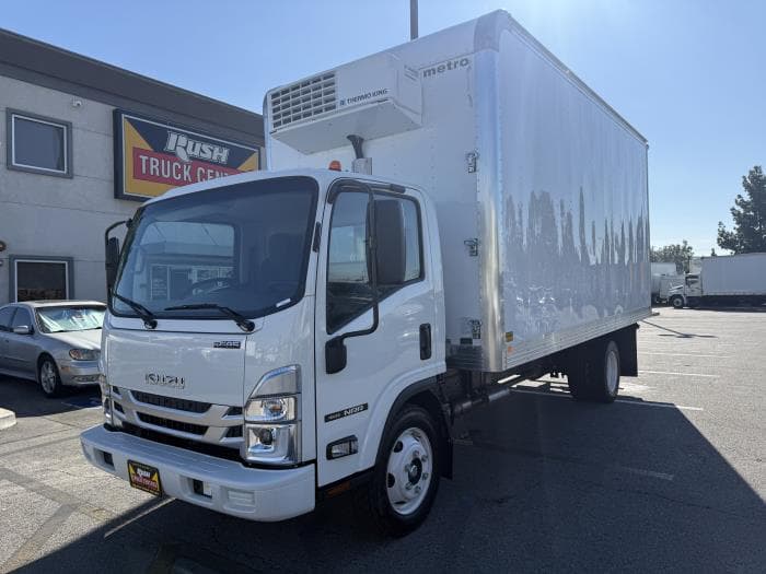 2025 Isuzu NRR — photo 2