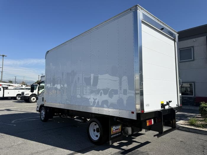 2025 Isuzu NRR — photo 3