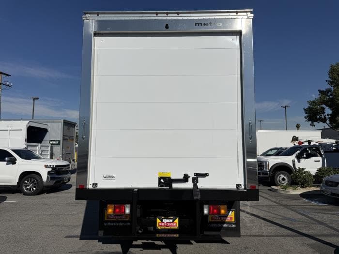 2025 Isuzu NRR — photo 4