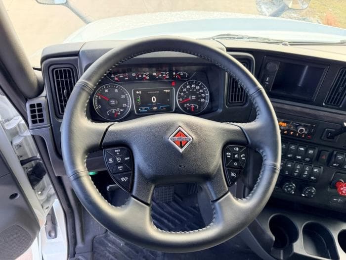 2026 International LT — photo 17