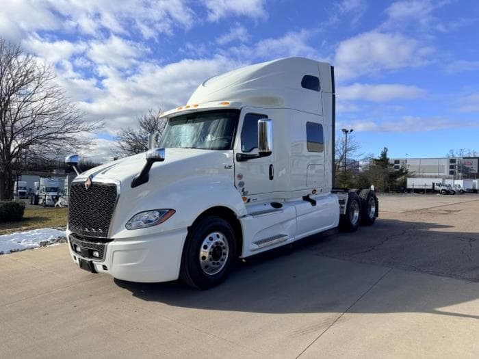 2026 International LT — photo 2