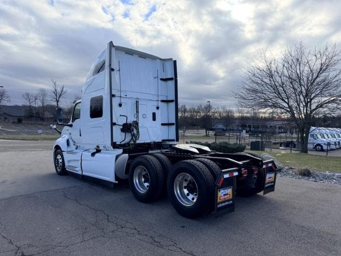 2026 International LT — photo 8