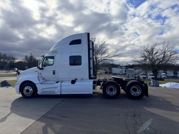 2026 International LT — photo 9