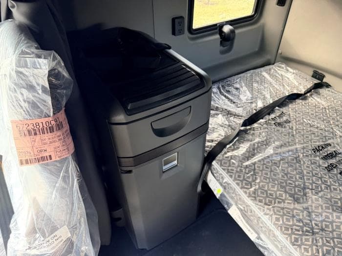 2026 International LT — photo 23