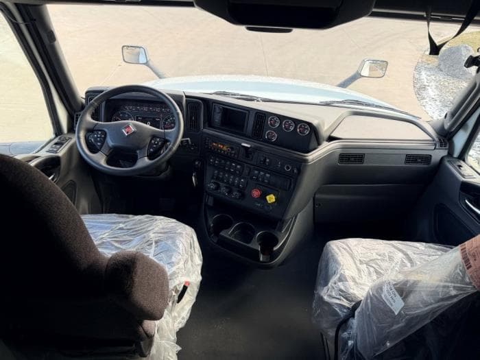 2026 International LT — photo 24