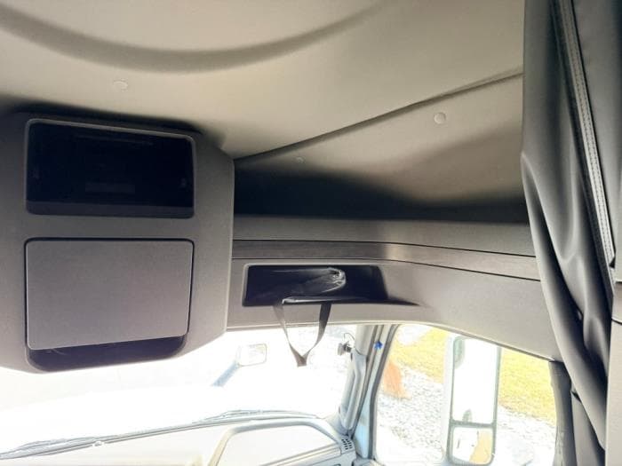 2026 International LT — photo 26