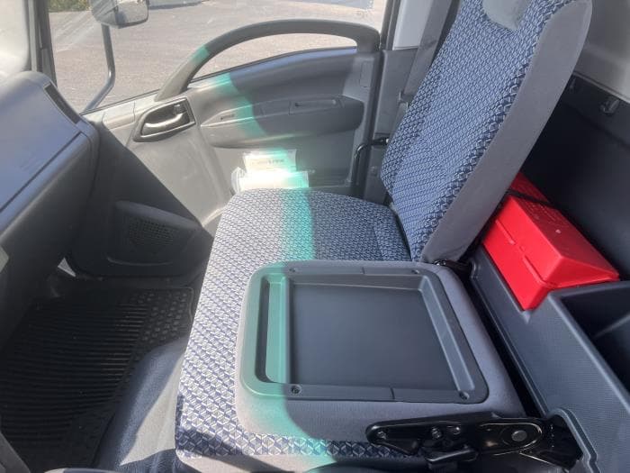 2026 Isuzu NPR — photo 37