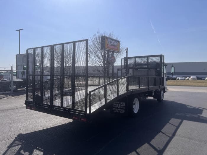 2026 Isuzu NPR — photo 6