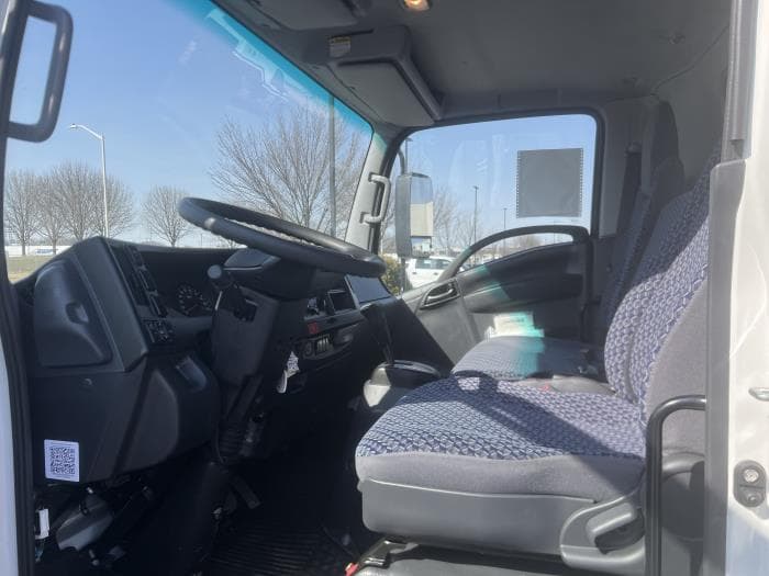 2026 Isuzu NPR — photo 33