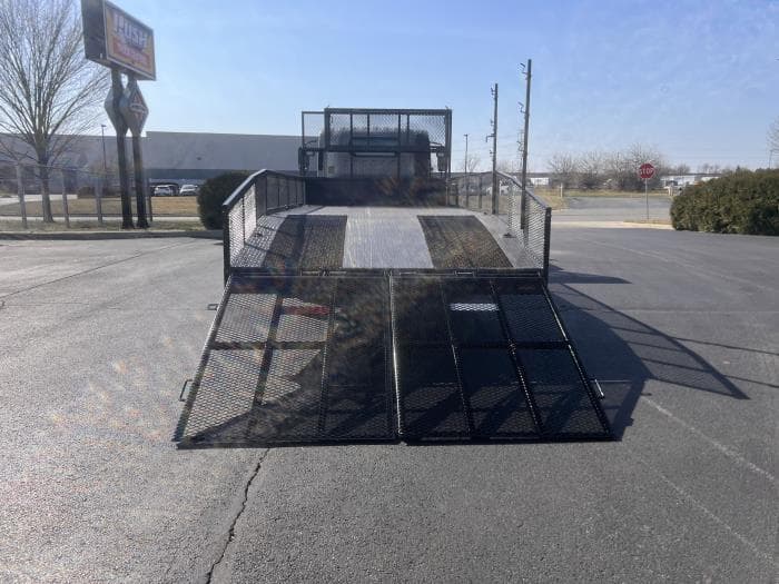 2026 Isuzu NPR — photo 9