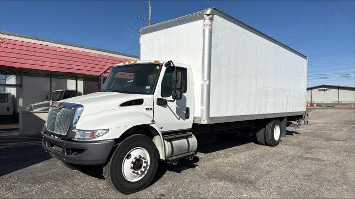 2022 International MV — photo 2