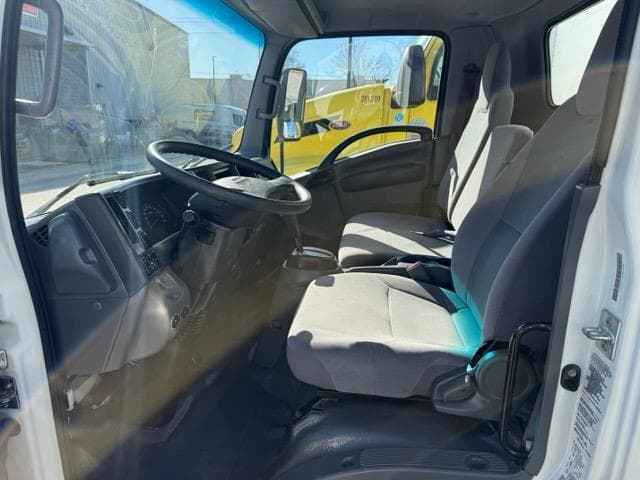 2020 Isuzu NPR — photo 13