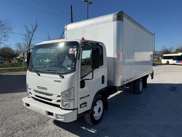 2020 Isuzu NPR — photo 2