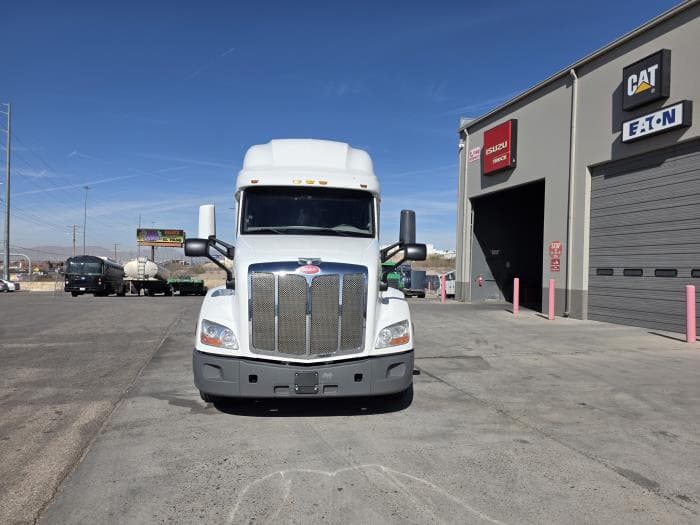 2021 Peterbilt 579 — photo 3