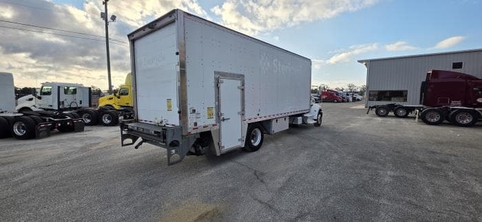 2020 Peterbilt 337 — photo 6