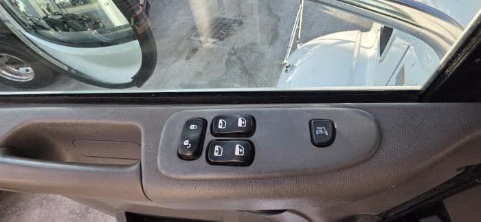 2020 Peterbilt 337 — photo 23