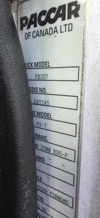 2020 Peterbilt 337 — photo 27