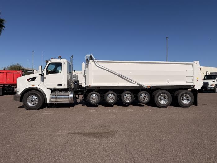 2026 Peterbilt 567 — photo 11