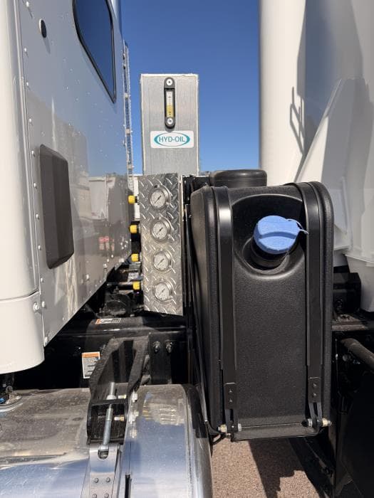 2026 Peterbilt 567 — photo 17