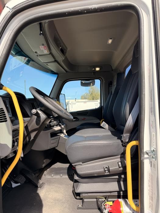 2026 Peterbilt 567 — photo 19