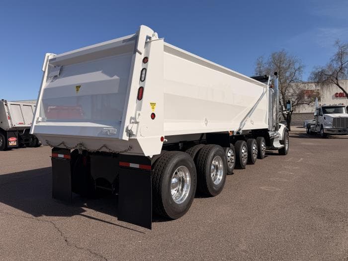 2026 Peterbilt 567 — photo 9