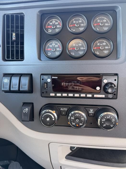 2026 Peterbilt 567 — photo 19