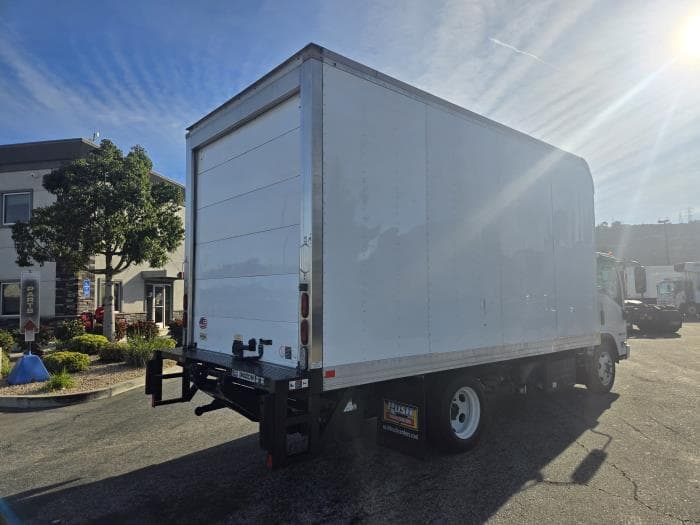 2021 Isuzu NRR — photo 8