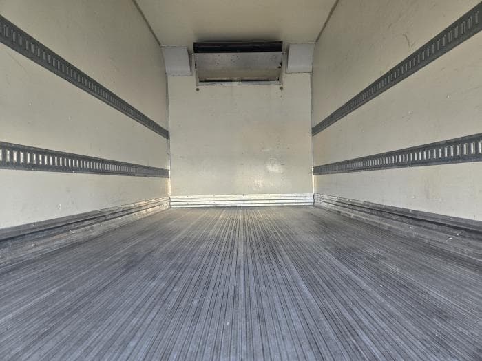 2021 Isuzu NRR — photo 10