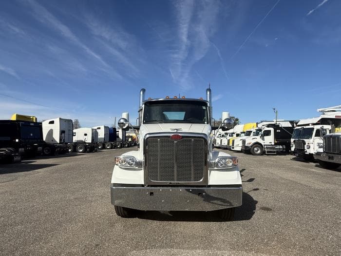 2026 Peterbilt 567 — photo 9