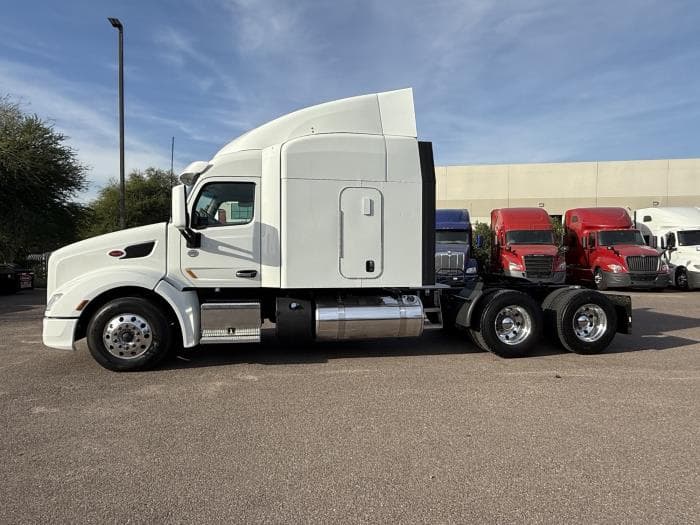 2022 Peterbilt 579 — photo 3