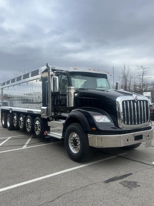 2026 International HX — photo 5