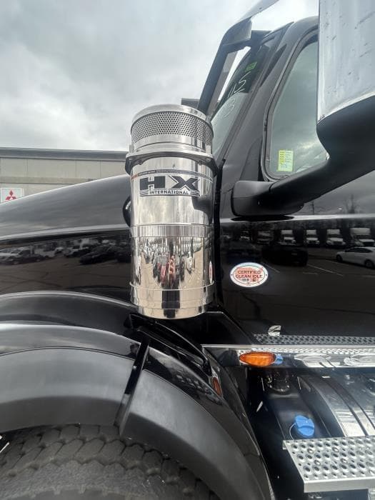 2026 International HX — photo 11