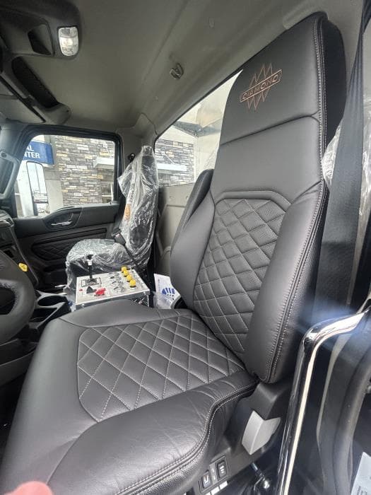 2026 International HX — photo 15