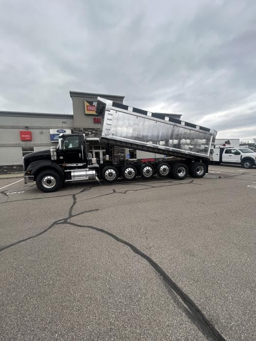 2026 International HX — photo 20