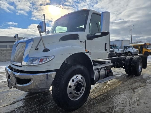 2020 International MV — photo 2