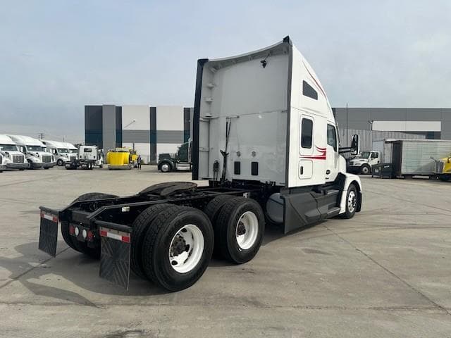 2023 Kenworth T680 — photo 12