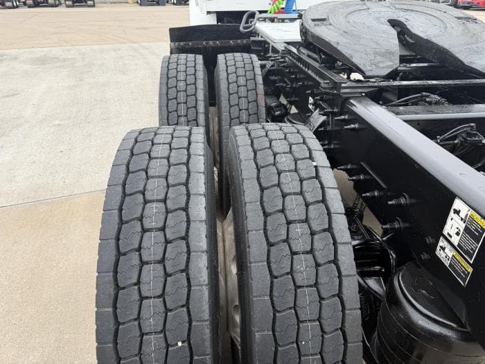 2020 Peterbilt 567 — photo 13