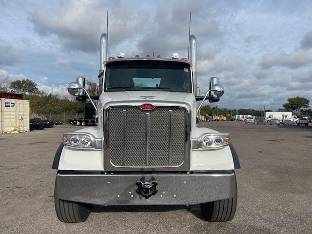 2026 Peterbilt 567 — photo 8