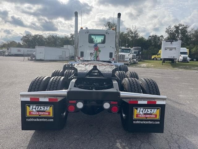 2026 Peterbilt 567 — photo 9