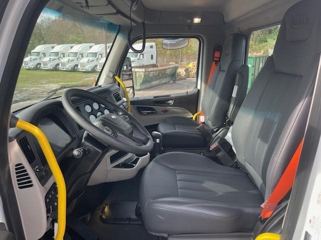 2026 Peterbilt 567 — photo 13