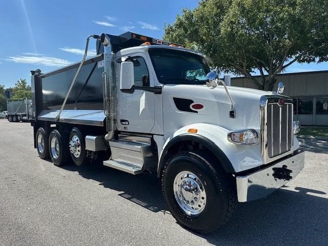 2026 Peterbilt 567 — photo 8