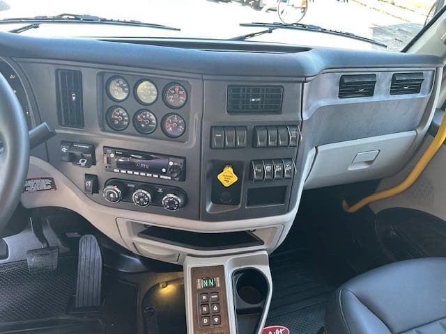 2026 Peterbilt 567 — photo 15