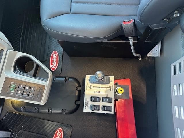 2026 Peterbilt 567 — photo 16