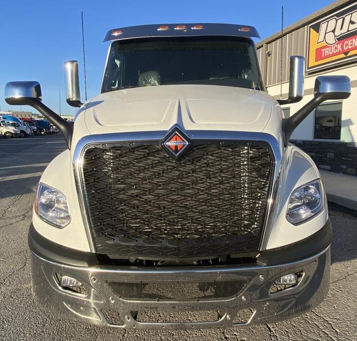 2026 International LT — photo 4